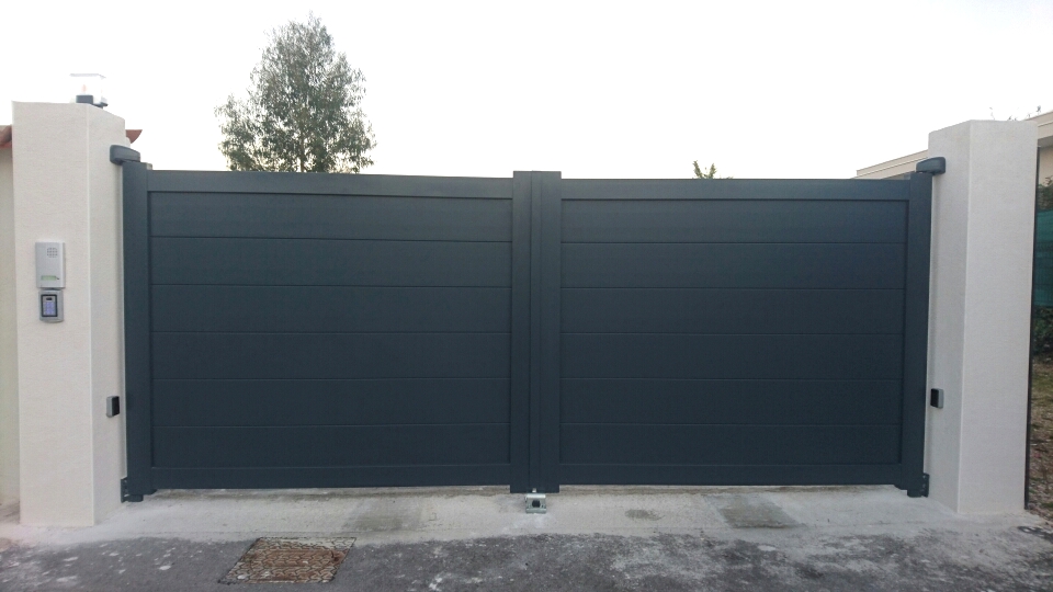 Portails et portillons en aluminium plein Illzach