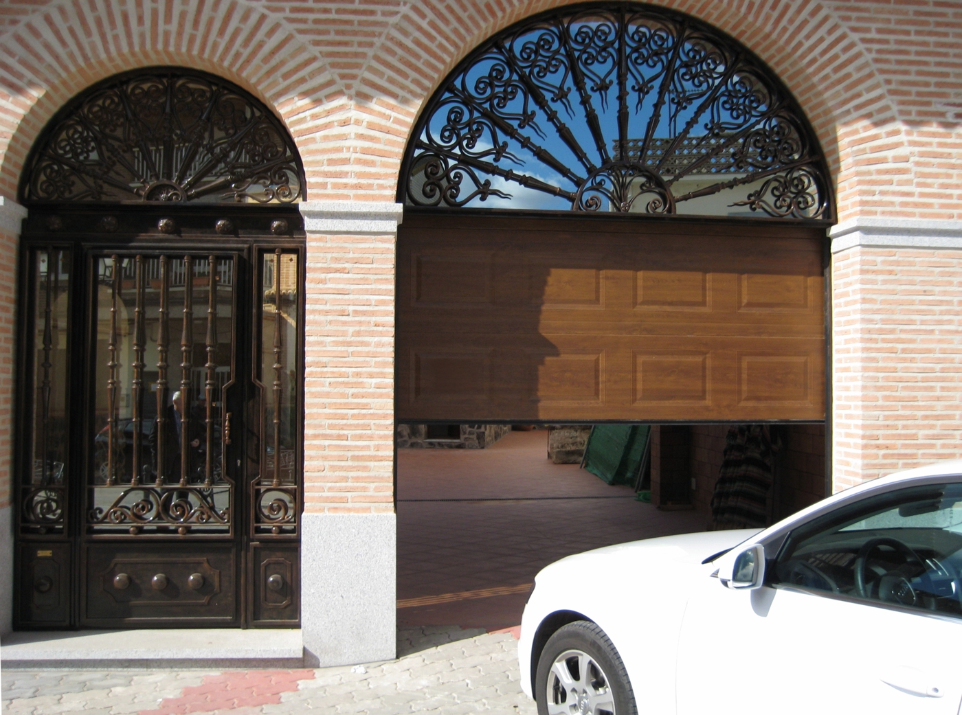 PORTE GARAGE TRAMONTANE | Procloture Vente de portes de garage sectionnelles pour particuliers et professionnels près de Mulhouse Guebwiller 1