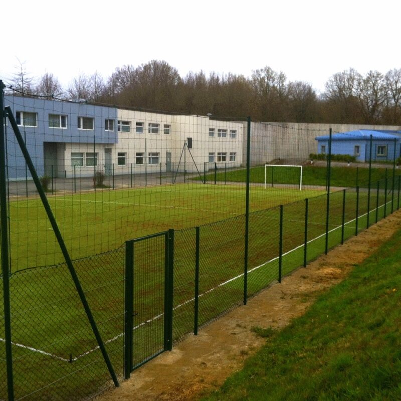 Cl&ocirc;tures sportives Cernay 33