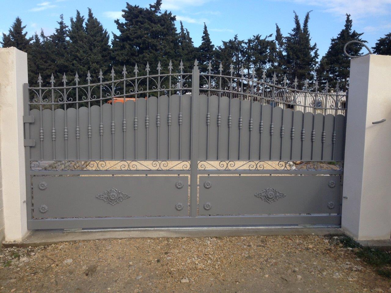 Quelle finition choisir pour un portail en aluminium quand on veut allier design et durabilit&eacute; ? Thann