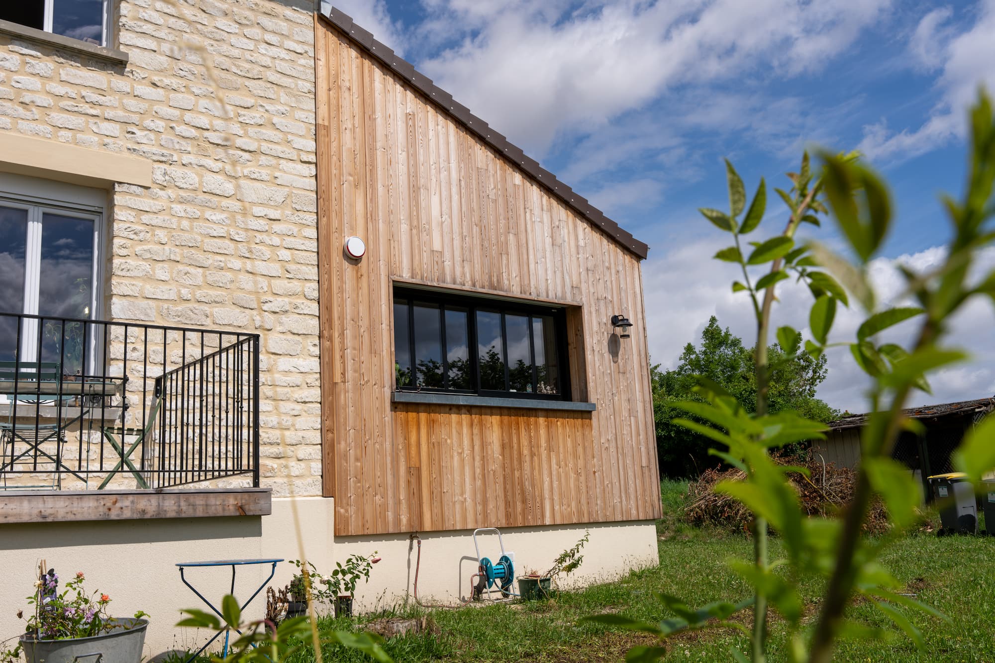 BARDAGE_COMPOSITE_EXTENSION | Procloture Fournisseur de tous types de clôtures, portails, garde-corps et portes de garage près de Mulhouse et Guebwiller Illzach 1